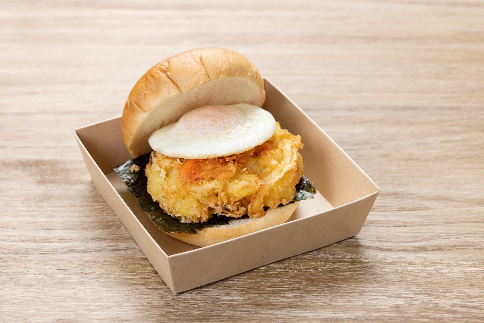 由比港産桜えびのかき揚げバーガー780円